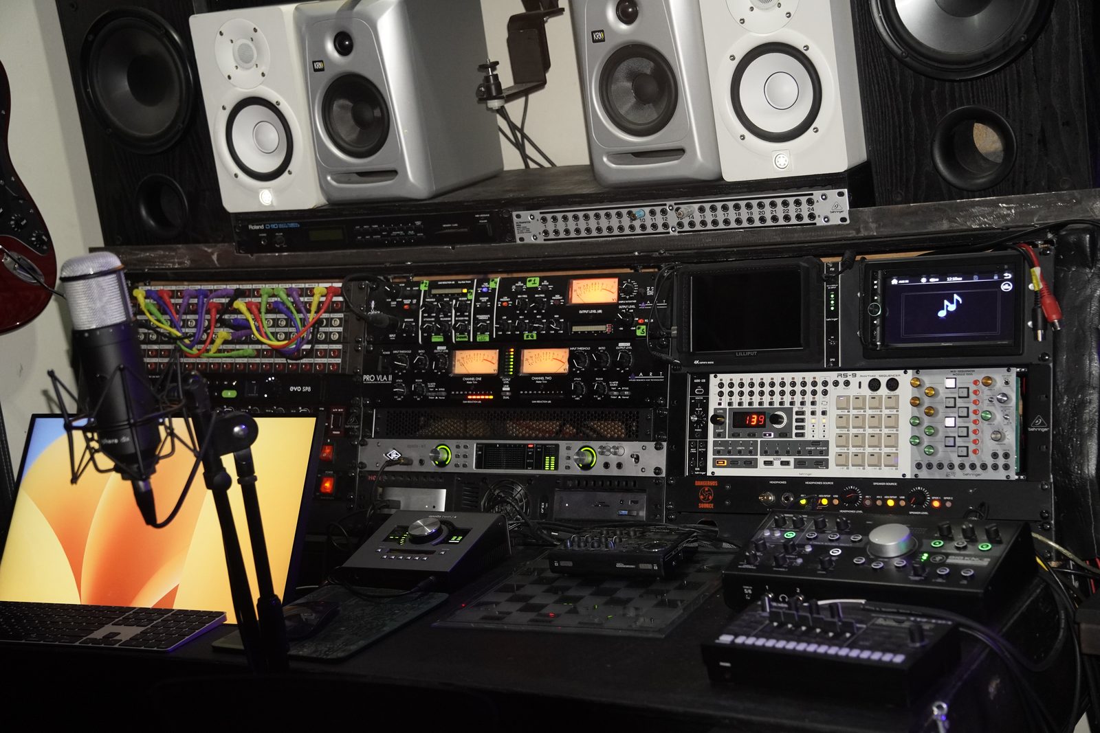 Mixing and outboard gear rack